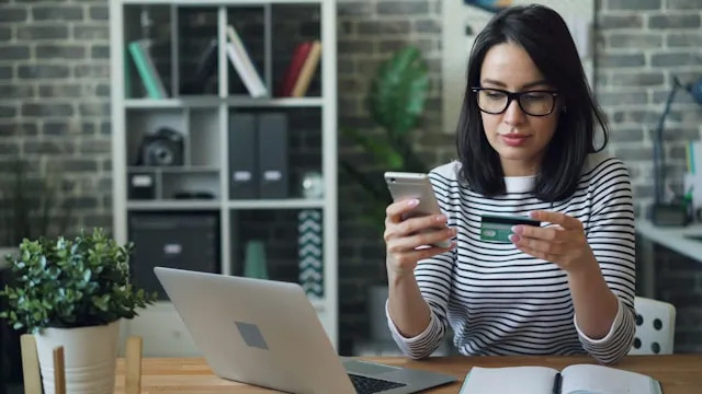 Jakie dane kontaktowe powinien posiadać wiarygodny internetowy sklep meblowy online